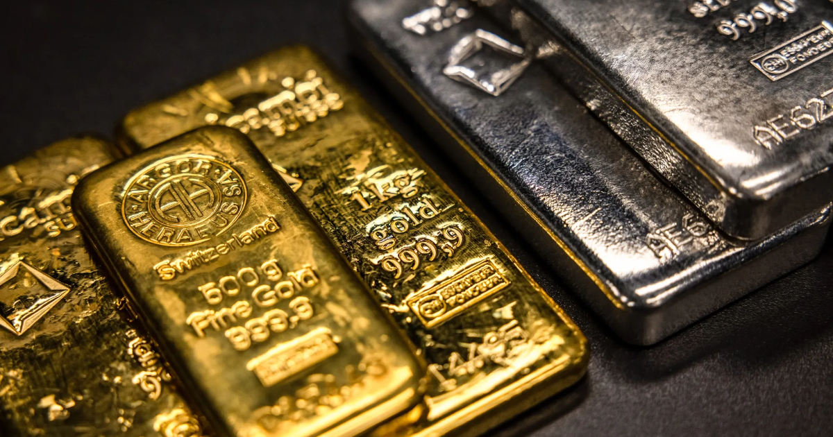 Giá vàng hồi phục khi đồng USD suy yếu, SPDR Gold Trust không ngừng bán ròng