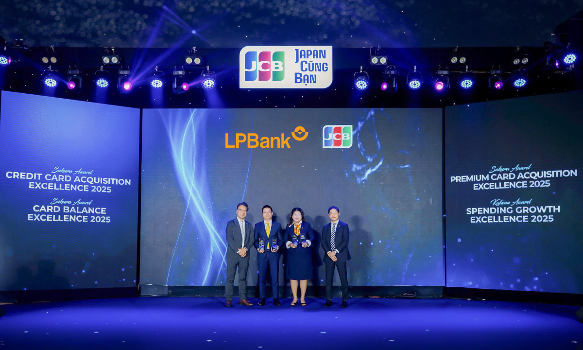 LPBank nhận 4 giải thưởng về thẻ từ JCB