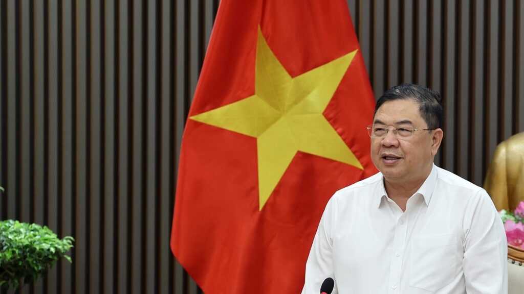 Phó thủ tướng: Không để lợi dụng nhập ôtô biếu tặng để trục lợi