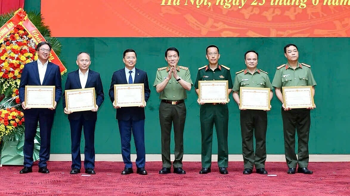 MSB nhận bằng khen về phòng chống tội phạm công nghệ cao