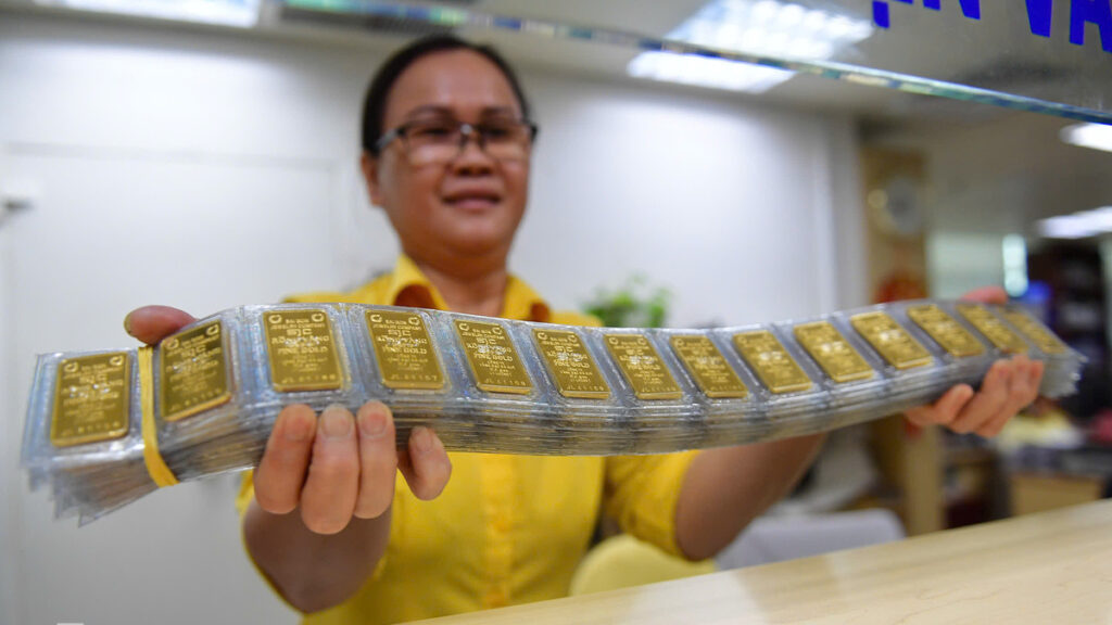 Giá vàng giảm về gần 147 triệu đồng