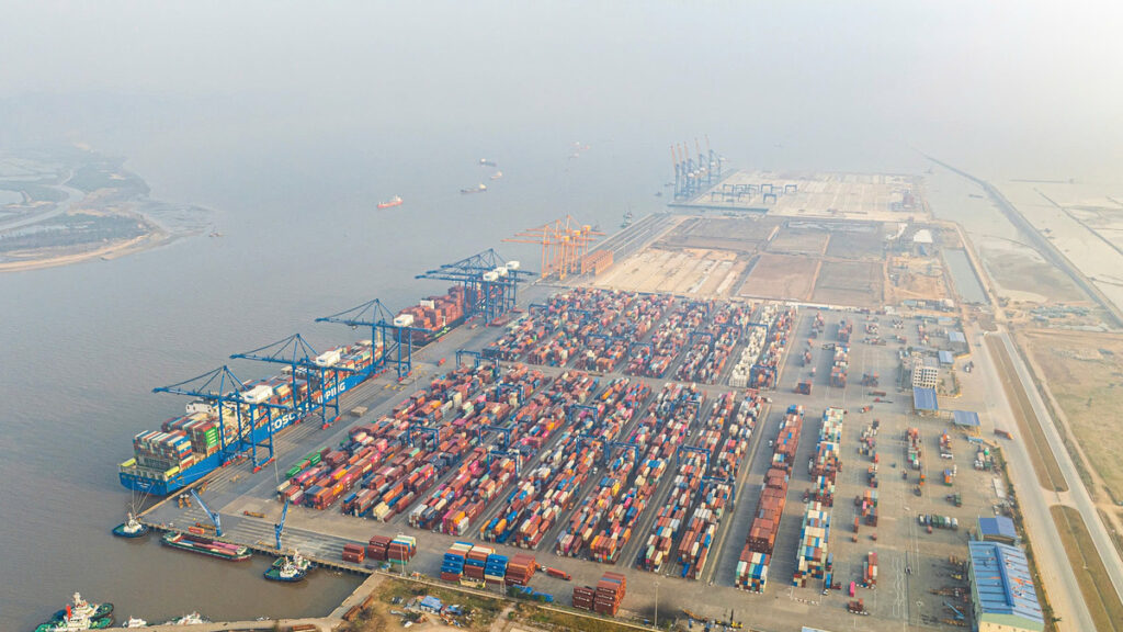 Chính phủ đặt mục tiêu tăng trưởng GDP 11,9% trong 6 tháng cuối năm