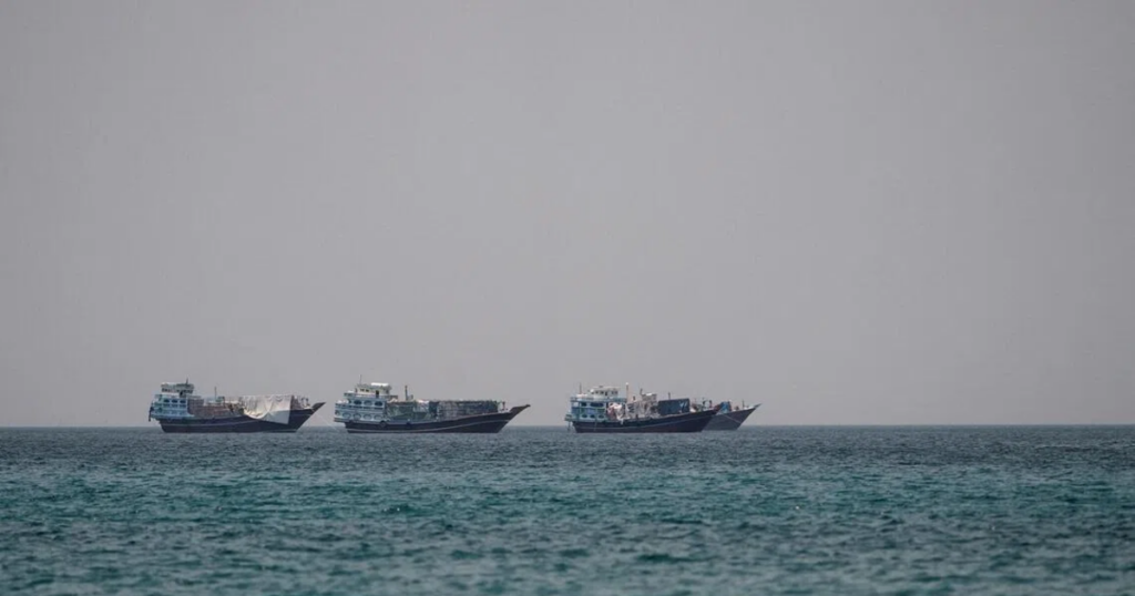 Rủi ro hàng hải tại eo biển Hormuz tăng lên mức “nghiêm trọng” sau các vụ tấn công tàu chở dầu