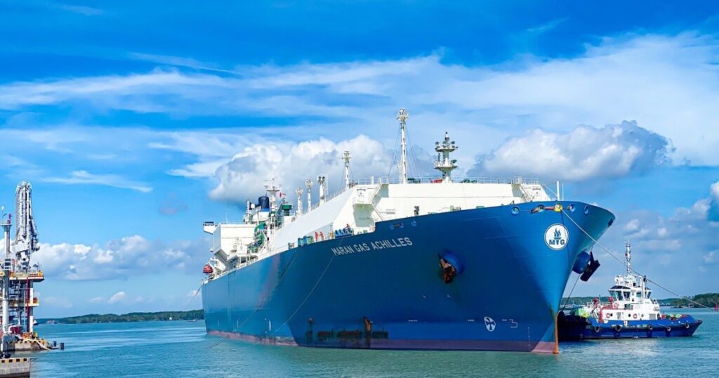 PV GAS ký Hợp đồng mua LNG định hạn đầu tiên của Việt Nam giai đoạn 2027 - 2031