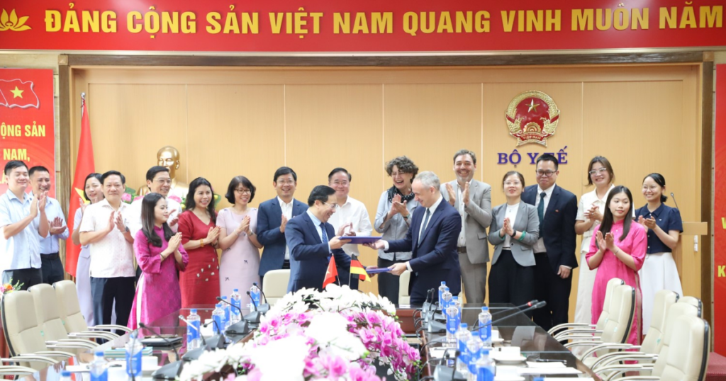 Bộ Y tế ký kết dự án "Ứng dụng công nghệ số trong phòng chống dịch bệnh" với Ngân hàng Tái thiết Đức