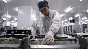 Kinh tế Trung Quốc tăng chậm nhất 4 năm