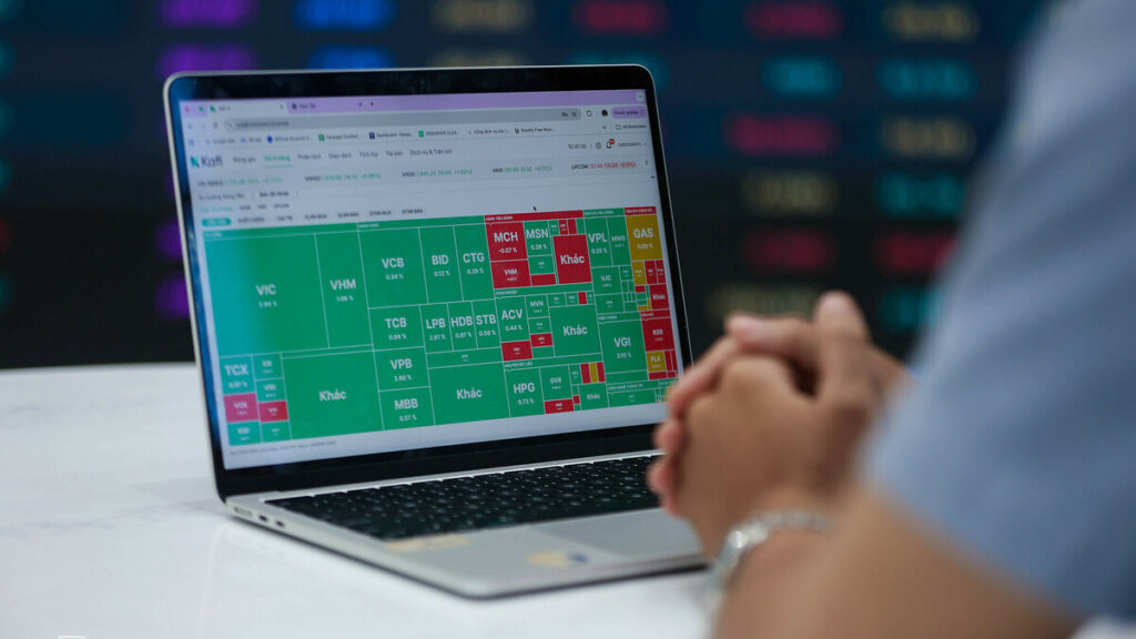 Hai phần ba doanh nghiệp niêm yết đạt chuẩn công bố thông tin