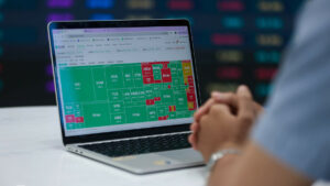 Hai phần ba doanh nghiệp niêm yết đạt chuẩn công bố thông tin