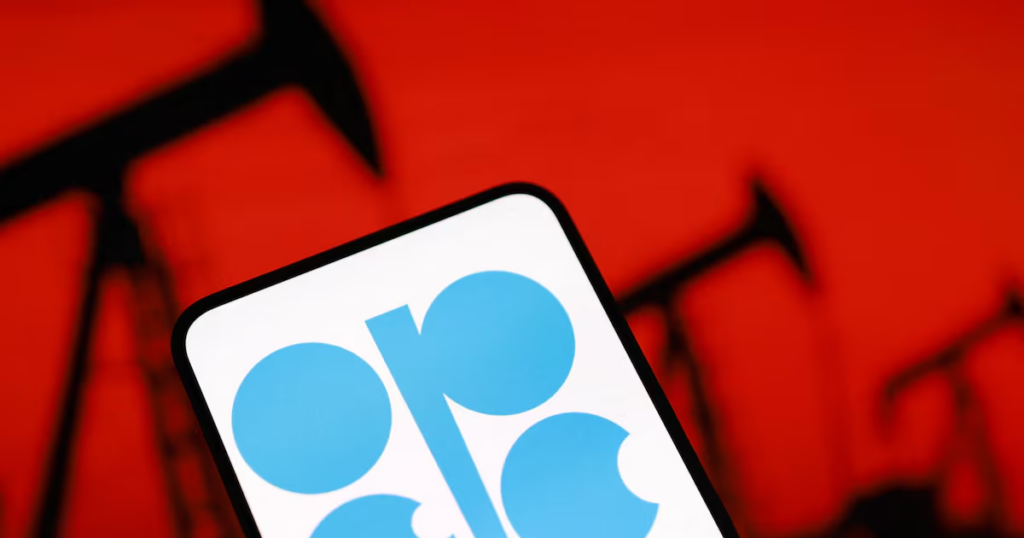 OPEC+ tăng hạn ngạch sản lượng khai thác dầu