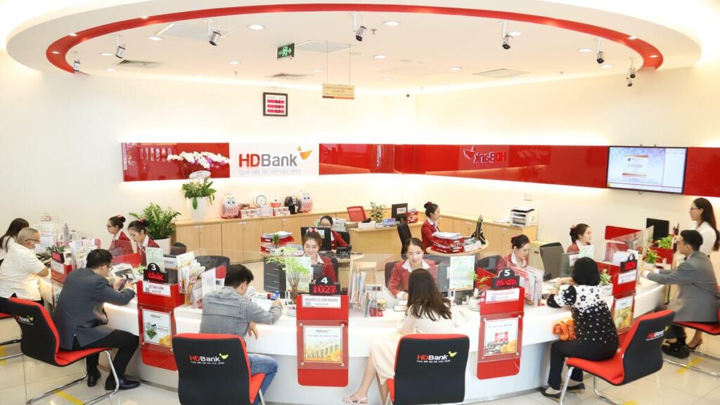 Fitch Ratings lần đầu xếp hạng HDBank ở mức BB-