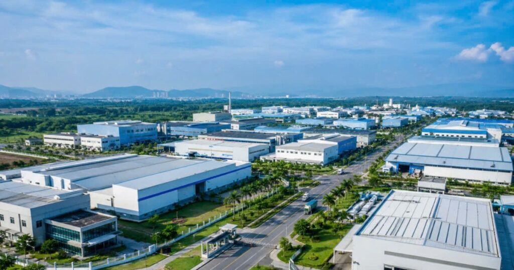 Đất công nghiệp và nhà kho xây sẵn dẫn dắt đà tăng trưởng của thị trường bất động sản