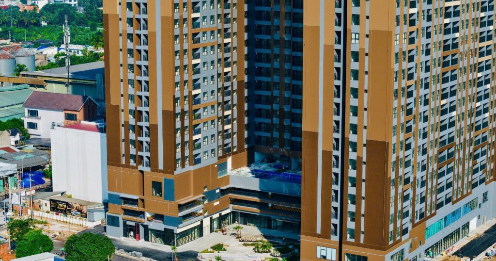 Thách thức nguồn cung và cơ hội phân khúc căn hộ vừa túi tiền tại TP. Hồ Chí Minh