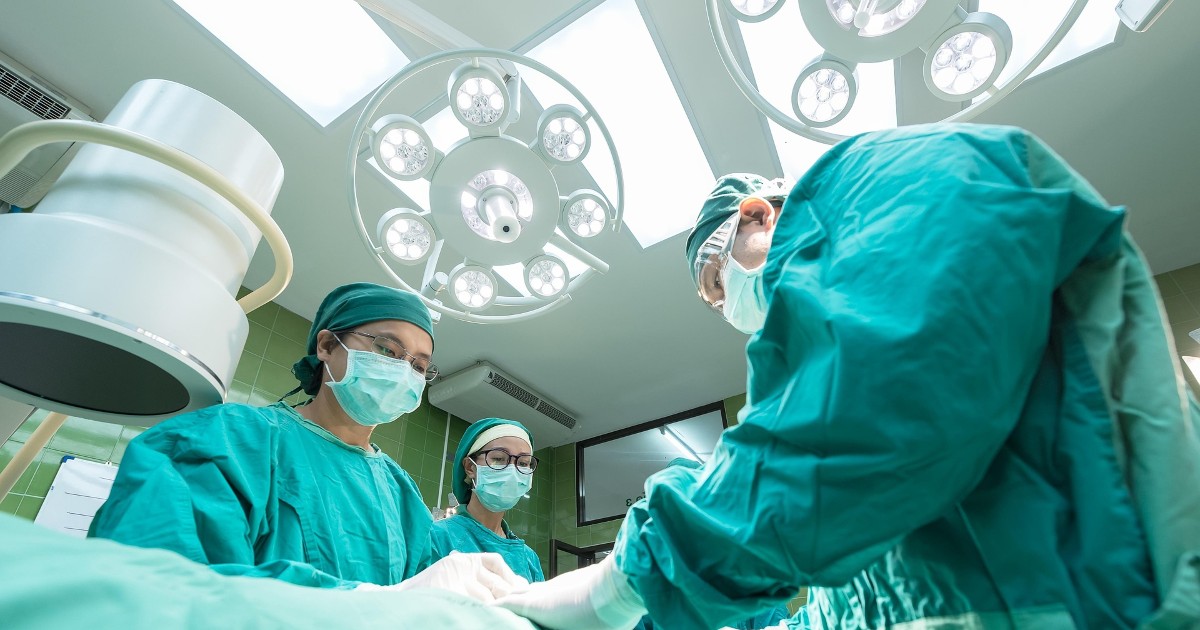 Doanh nghiệp bảo hiểm 'bắt tay' nhà thuốc triển khai bảo hiểm vi mô cho người thu nhập thấp