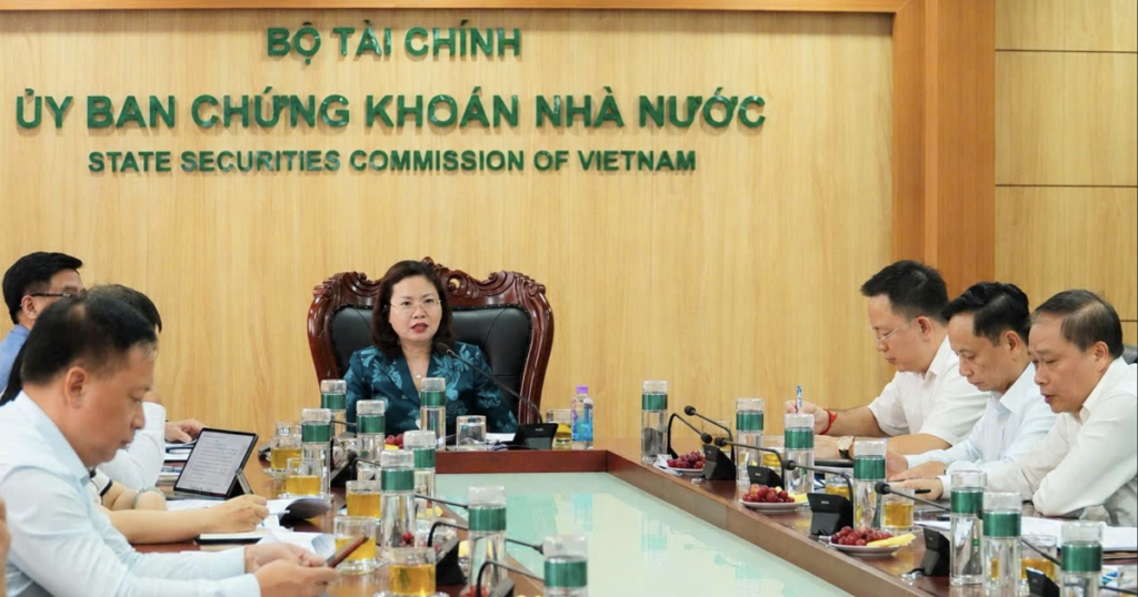 Khẩn trương hoàn thiện hệ thống CCP, tiếp tục thực hiện lộ trình nâng hạng chứng khoán