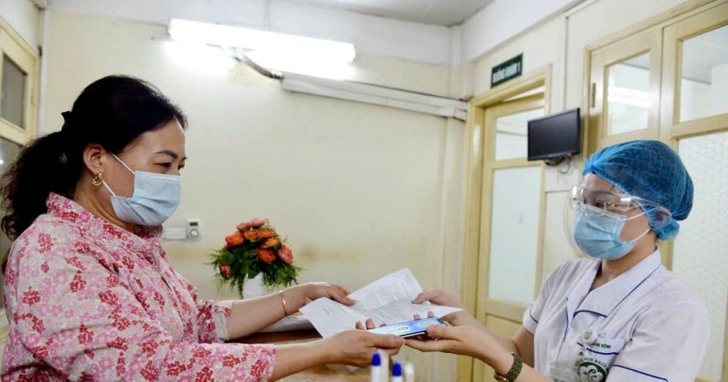 Bộ Nội vụ đề xuất bổ sung đối tượng tham gia bảo hiểm y tế do Nhà nước đóng