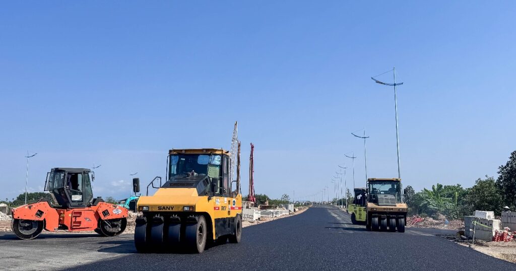 Yêu cầu địa phương và nhà đầu tư tăng tốc hoàn thành cao tốc Dầu Giây - Tân Phú