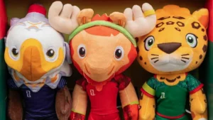 Công ty của tỷ phú Warren Buffett sản xuất độc quyền gấu bông World Cup 2026
