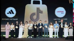 Viettel Store AAR nhận giải Nhà bán hàng Mall xuất sắc từ TikTok Shop