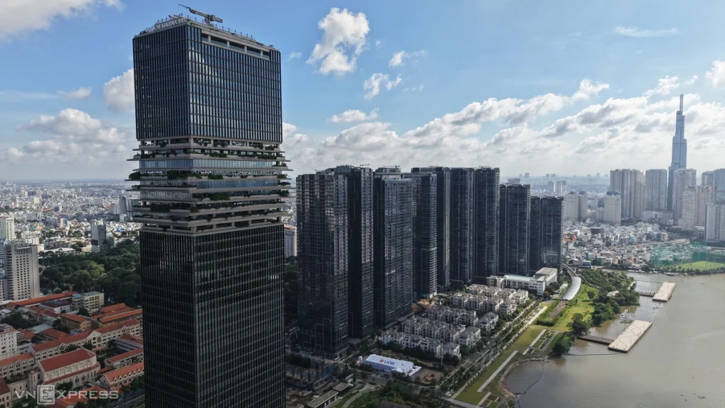 Kinh tế TP HCM tăng trưởng 8,55% nửa đầu năm