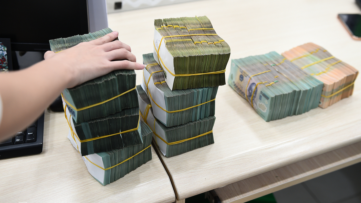 Lãi suất thỏa thuận chạm mốc 9% một năm