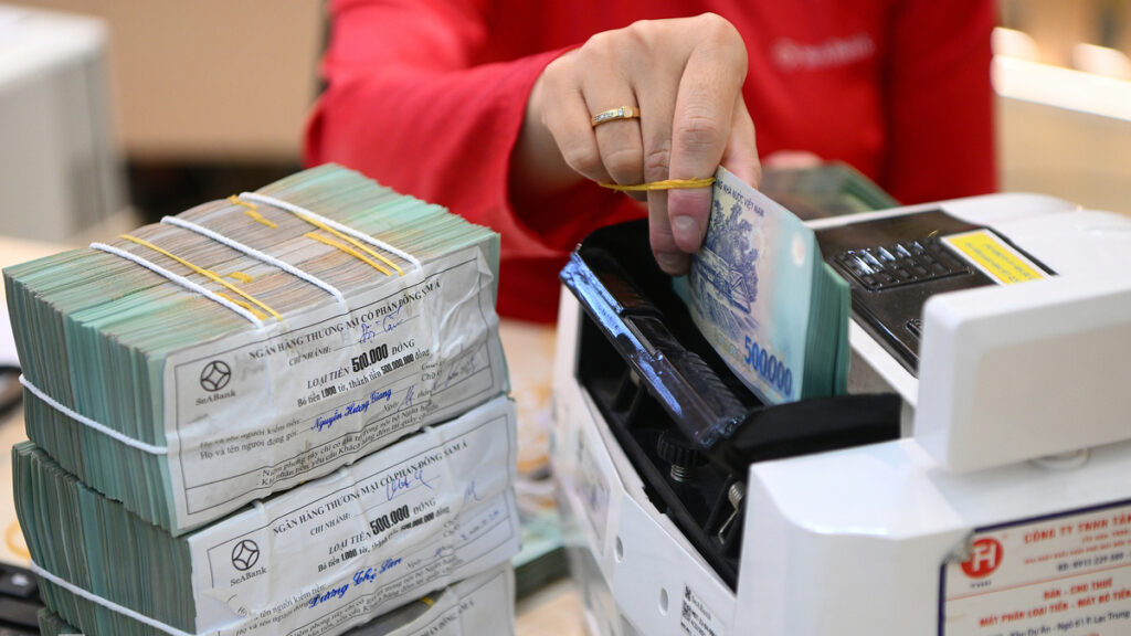 Có thể 'giữ lại tiền trong 24 giờ' nếu chuyển tới tài khoản lạ